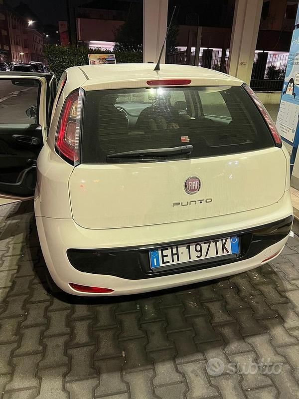 Usata Fiat Punto Evo 75 CV (55 kW) 2011 Bianco Utilitaria