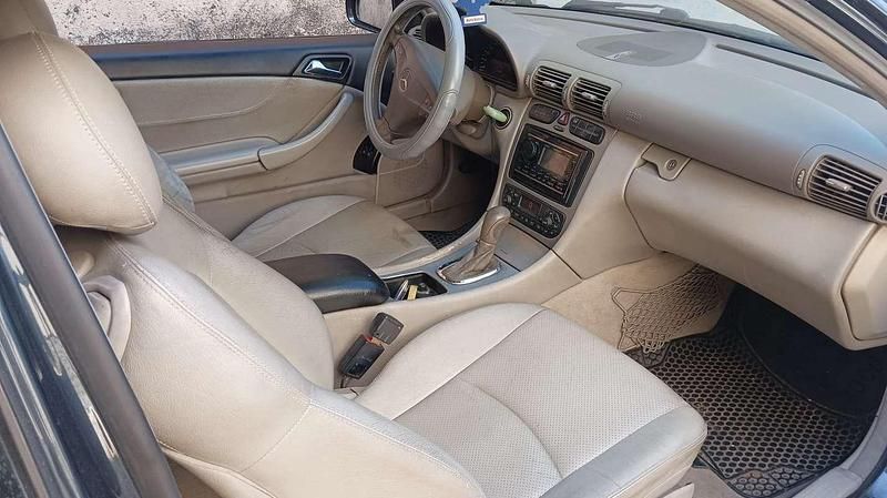 Usata Mercedes C220 143 CV (105 kW) 2002 Blu/azzurro Coupé