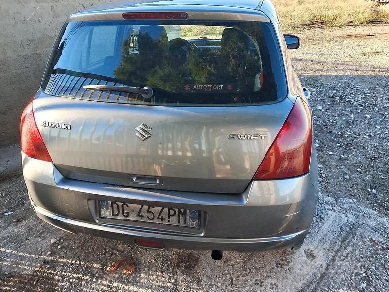Usata Suzuki Swift 70 CV (51 kW) 2007 Grigio Utilitaria
