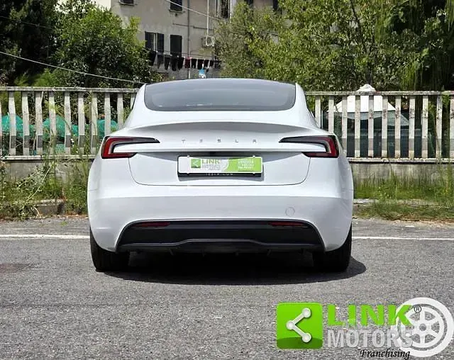 Usata Tesla Model 3 Standard Range 88 kW (120 CV) 2024 Bianco Berlina