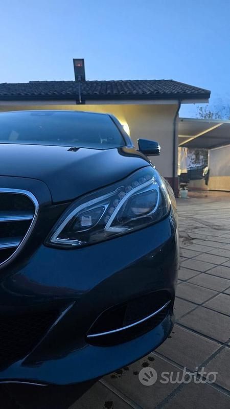 Usata Mercedes E350 Premium 258 CV (189 kW) 2015 Grigio Berlina