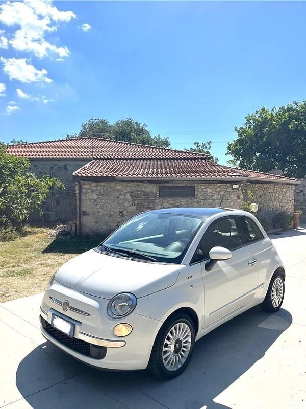 Beige Usata 2010 Fiat 500 Tre volumi | 6700 € (Buon prezzo) - Immagine 1/4