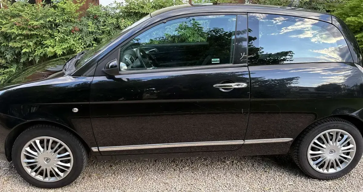 Usata Lancia Ypsilon 60 CV (44 kW) 2007 Nero Utilitaria