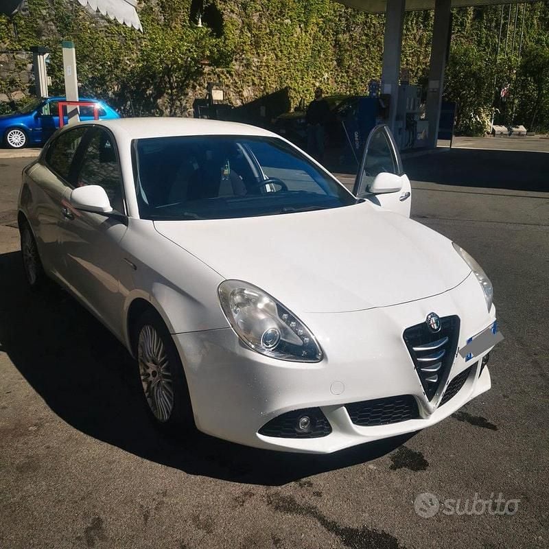 Usata Alfa Romeo Giulietta 105 CV (77 kW) 2013 Bianco Utilitaria