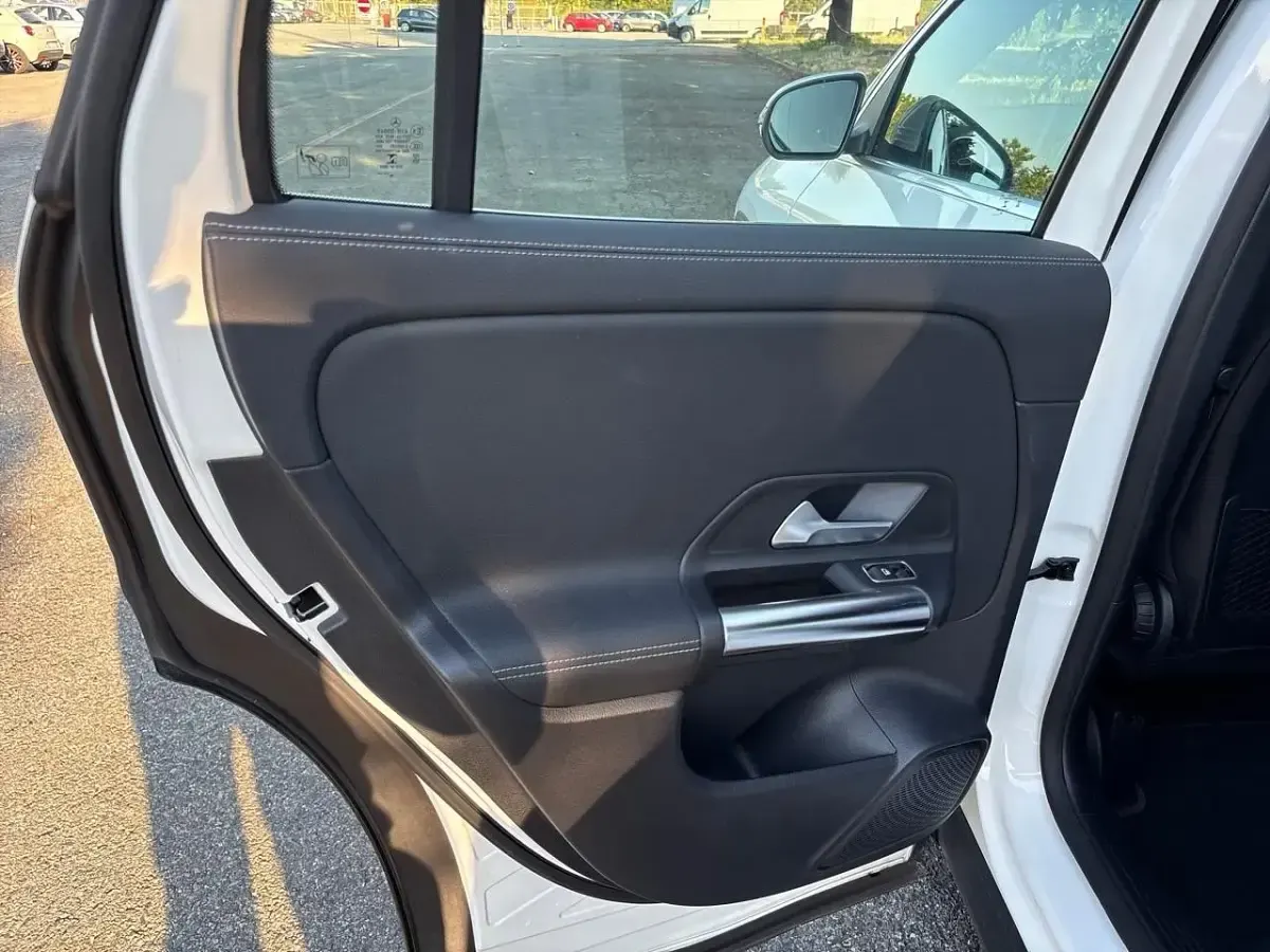 Usata Mercedes GLA250 224 CV (164 kW) 2020 Bianco SUV