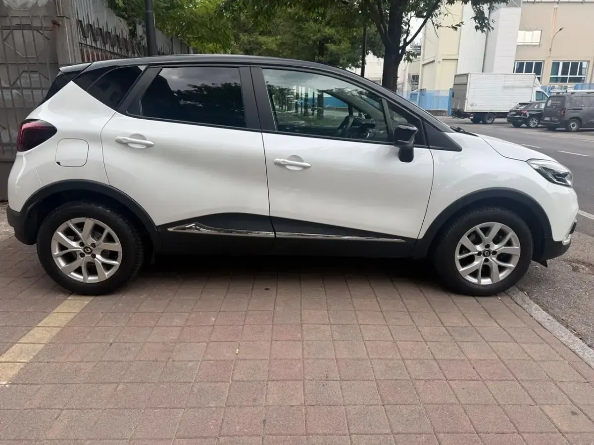 Usata Renault Captur 131 CV (96 kW) 2019 Bianco SUV