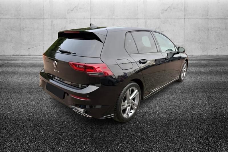 Usata VW Golf VIII R-line 150 CV (110 kW) 2023 Nero metallizzato Berlina