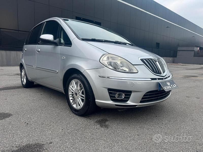 Usata Lancia Musa S 95 CV (69 kW) 2010 Grigio Monovolume
