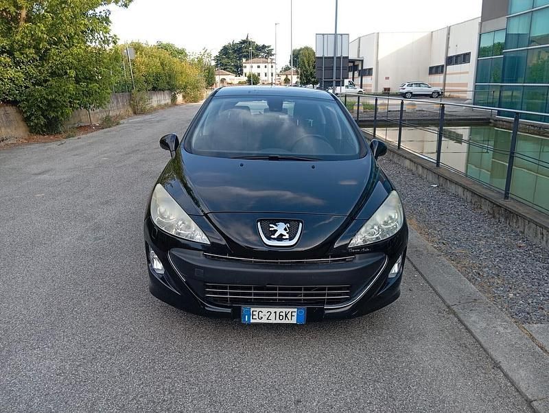 Usata Peugeot 308 Active 111 CV (81 kW) 2011 Nero Berlina