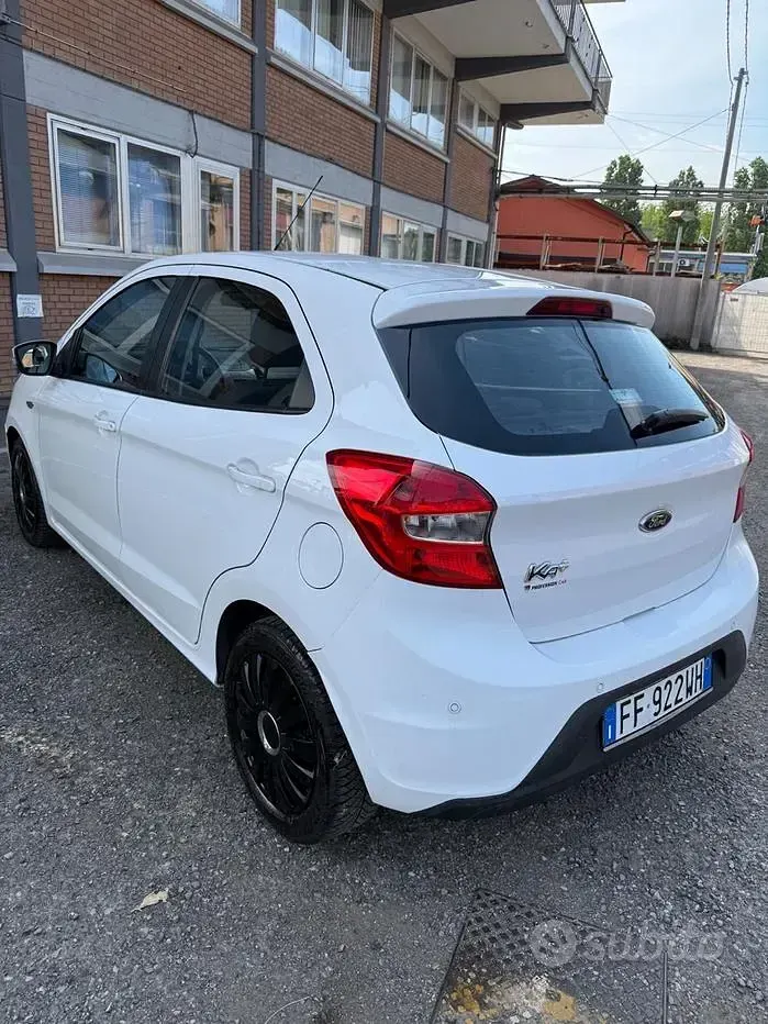 Usata Ford Ka 71 CV (52 kW) 2017 Bianco Berlina