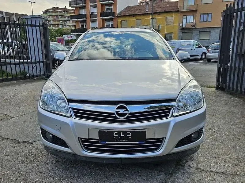 Usata Opel Astra Cosmo 110 CV (80 kW) 2008 Grigio Station wagon