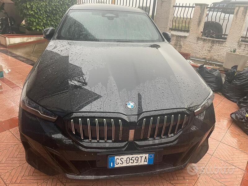 Usato 2023 BMW 520 2.0 El_Hybrid 197 CV (70.999 €)