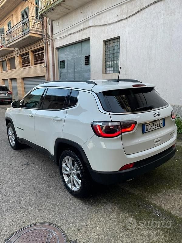 Usata Jeep Compass Night Eagle 131 CV (96 kW) 2021 Bianco SUV