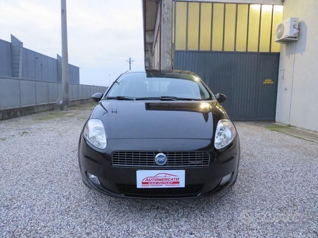 Usata Fiat Grande Punto 75 CV (55 kW) 2007 Nero Utilitaria