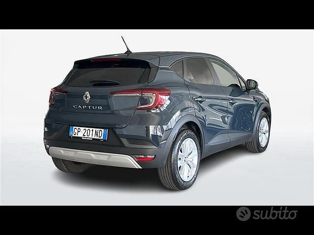 Usata Renault Captur Equilibre 91 CV (66 kW) 2023 Blu scuro SUV