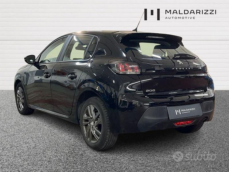 Usata Peugeot 208 Active 102 CV (75 kW) 2022 Nero Utilitaria