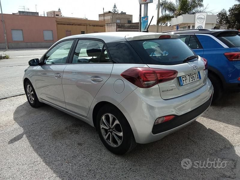 Usata Hyundai i20 75 CV (55 kW) 2018 Grigio Utilitaria