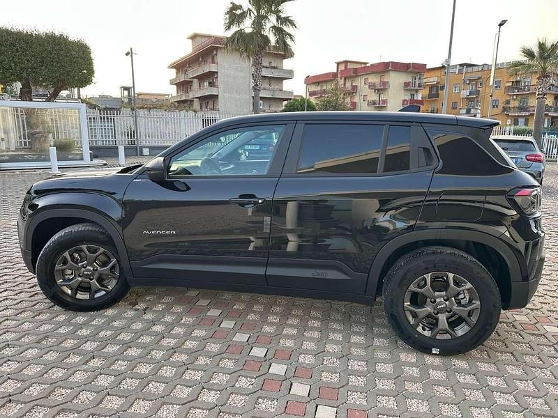Nuova Jeep Avenger Longitude 101 CV (74 kW) 2025 Nero SUV