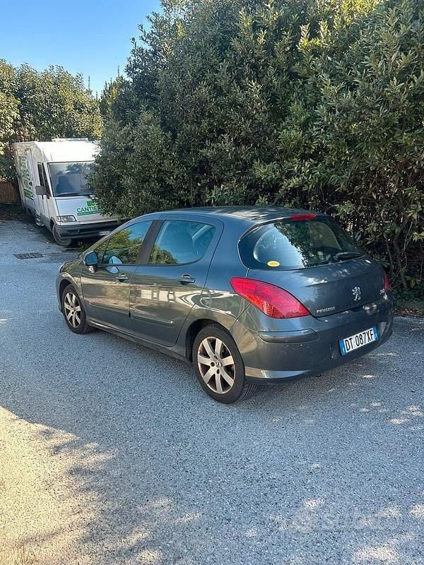Usata Peugeot 308 110 CV (80 kW) 2009 Grigio Berlina