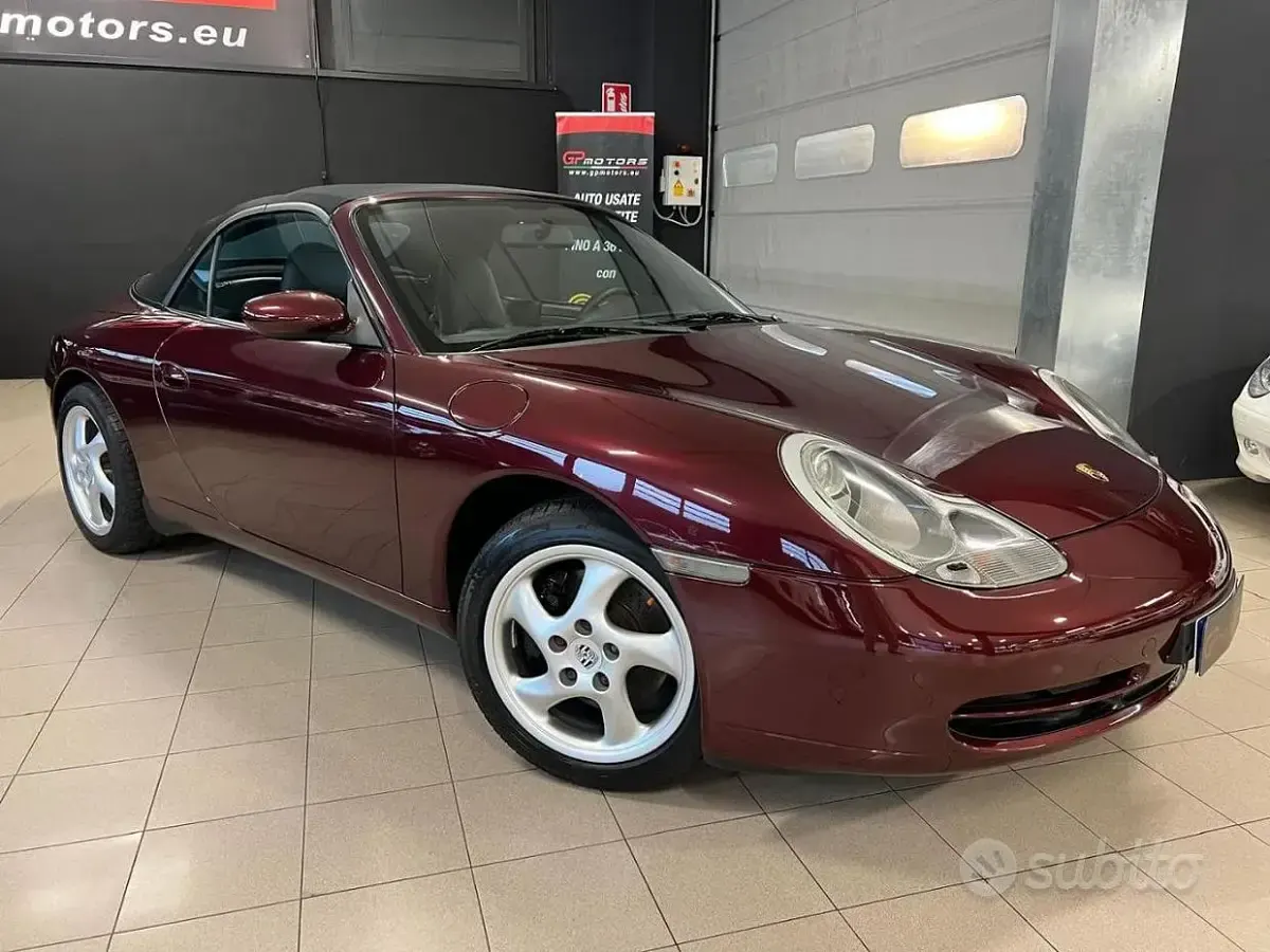Usata Porsche 996 299 CV (219 kW) 2001 Rosso Cabrio
