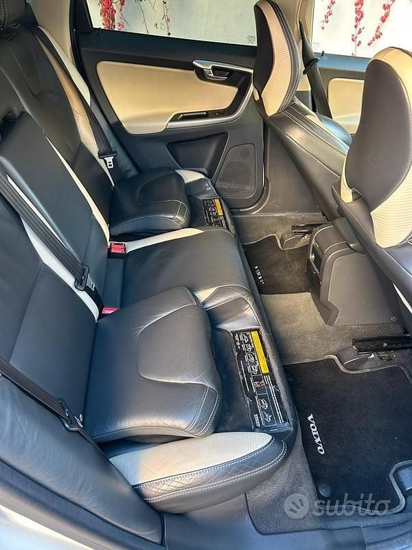 Usata Volvo XC60 163 CV (119 kW) 2011 Bianco SUV