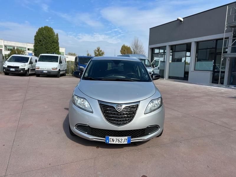 Usata Lancia Ypsilon Silver 95 CV (69 kW) 2012 Grigio Utilitaria