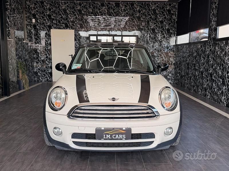 Usata Mini Cooper D 108 CV (79 kW) 2010 Beige Utilitaria
