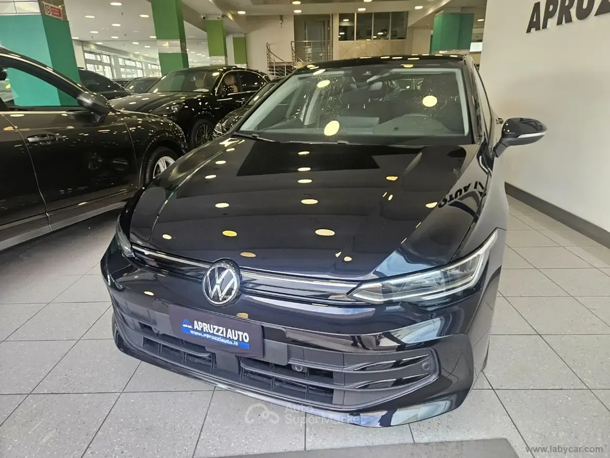 Usata VW Golf VIII Life 116 CV (85 kW) 2025 Nero Berlina