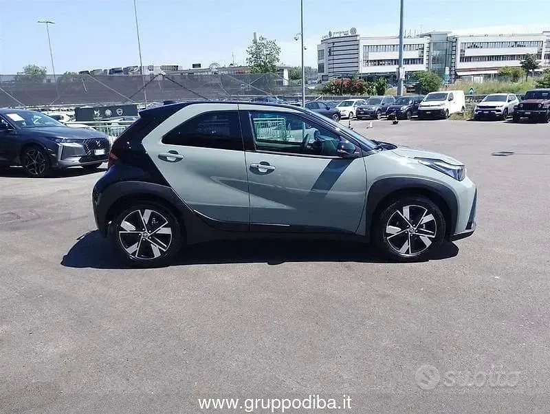Nuova Toyota Aygo X 116 CV (85 kW) 2026 Grigio SUV