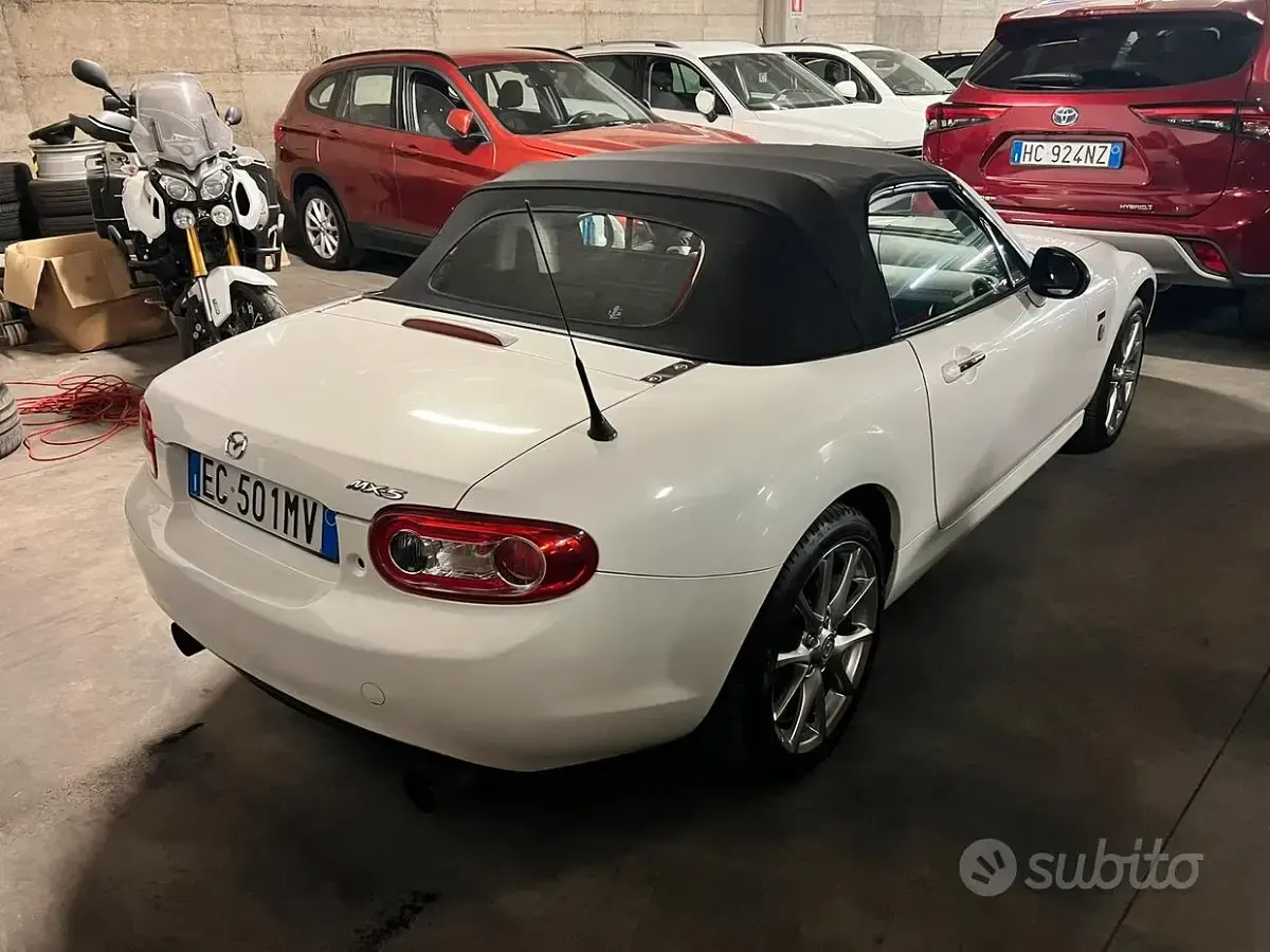 Usata Mazda MX5 126 CV (92 kW) 2010 Bianco Cabrio