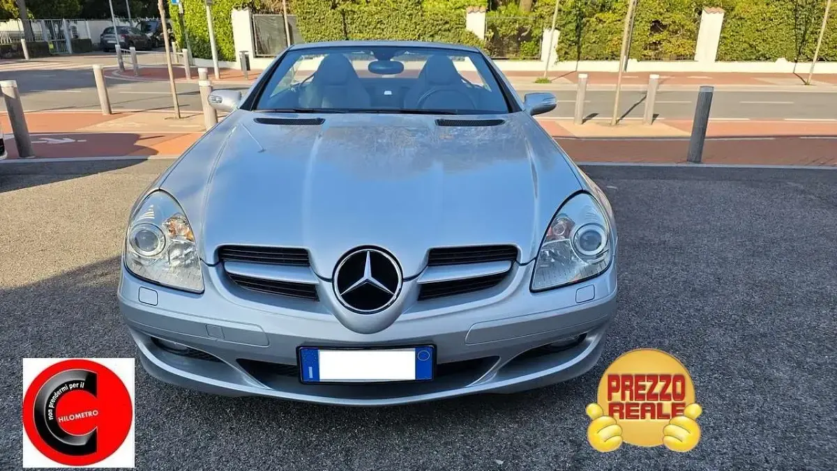 Usata Mercedes SLK200 163 CV (119 kW) 2006 Argento Cabrio