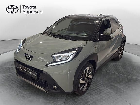 Verde Usata 2024 Toyota Aygo X Lounge SUV | 16.750 € (Buon prezzo) - Immagine 1/3