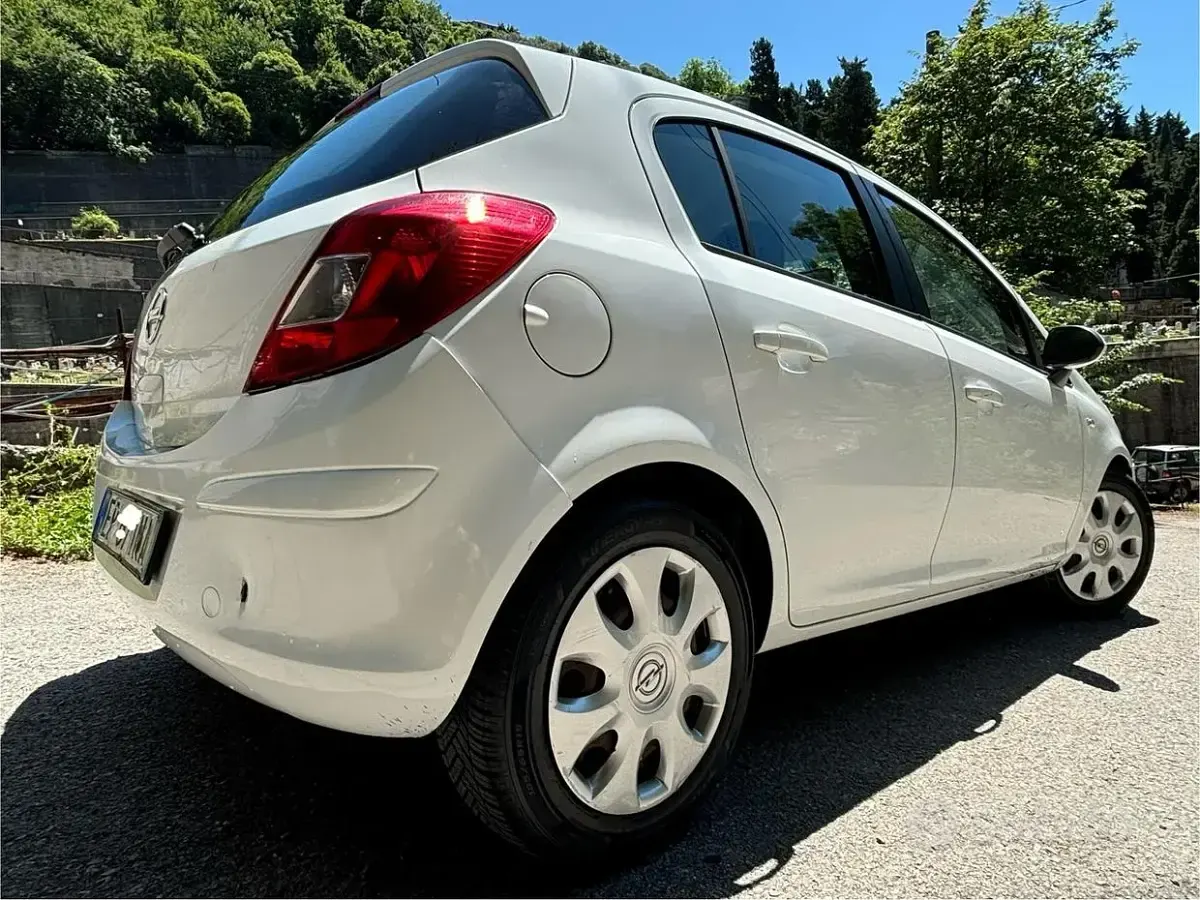 Usata Opel Corsa 85 CV (62 kW) 2013 Grigio Utilitaria