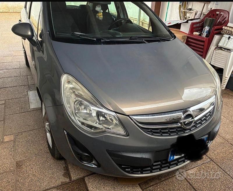 Usata Opel Corsa 54 CV (39 kW) 2011 Grigio Utilitaria