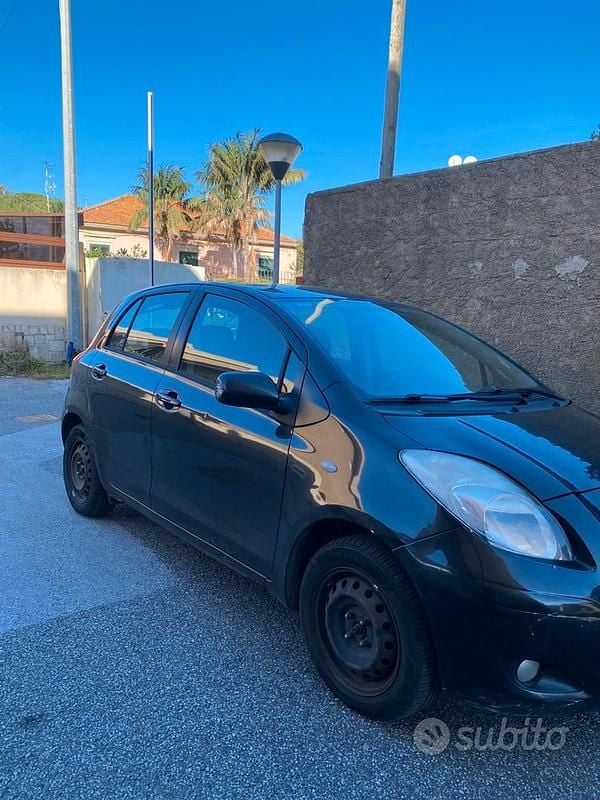 Usata Toyota Yaris 2010 Nero Berlina