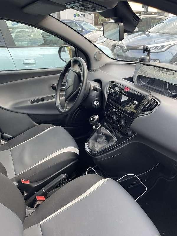 Usata Lancia Ypsilon S 69 CV (50 kW) 2015 Utilitaria