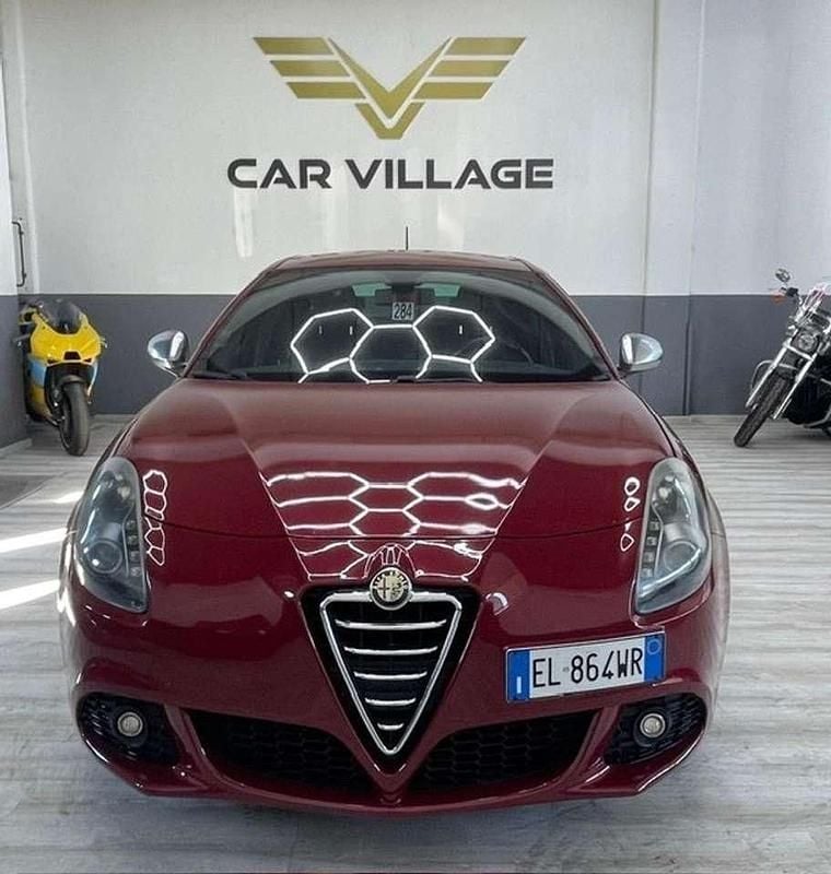 Rosso Usata 2012 Alfa Romeo Giulietta Quadrifoglio Verde Due volumi | 12.000 € (Buon prezzo) - Immagine 1/4