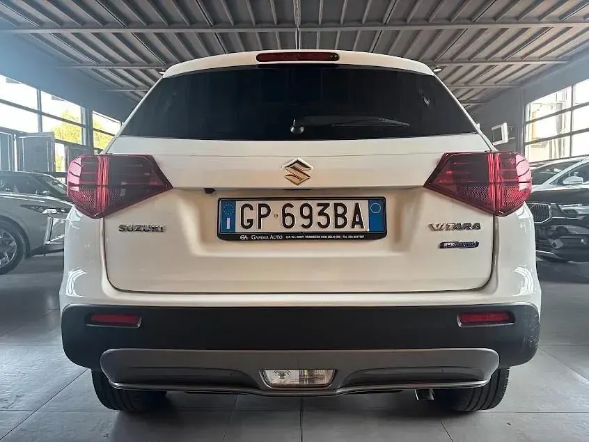 Usata Suzuki Vitara Cool 129 CV (94 kW) 2023 Bianco SUV