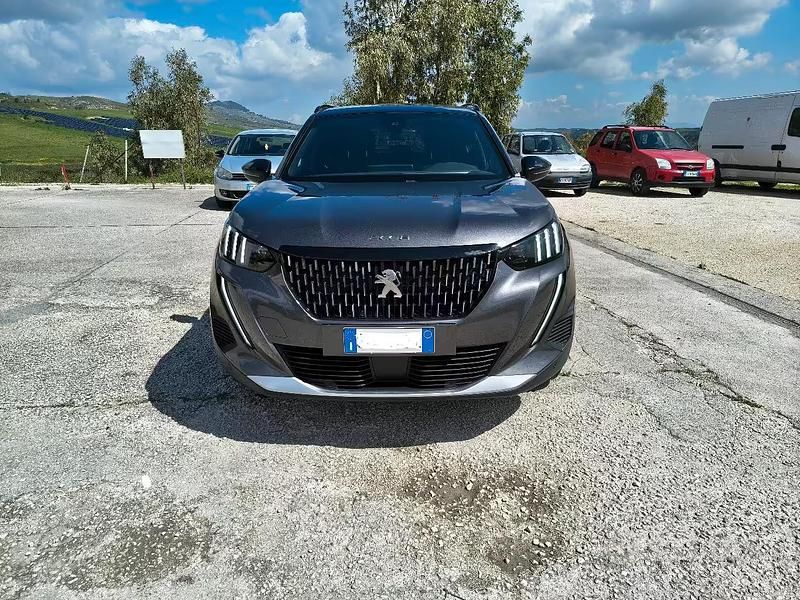 Usata Peugeot 2008 GT 131 CV (96 kW) 2023 Grigio SUV