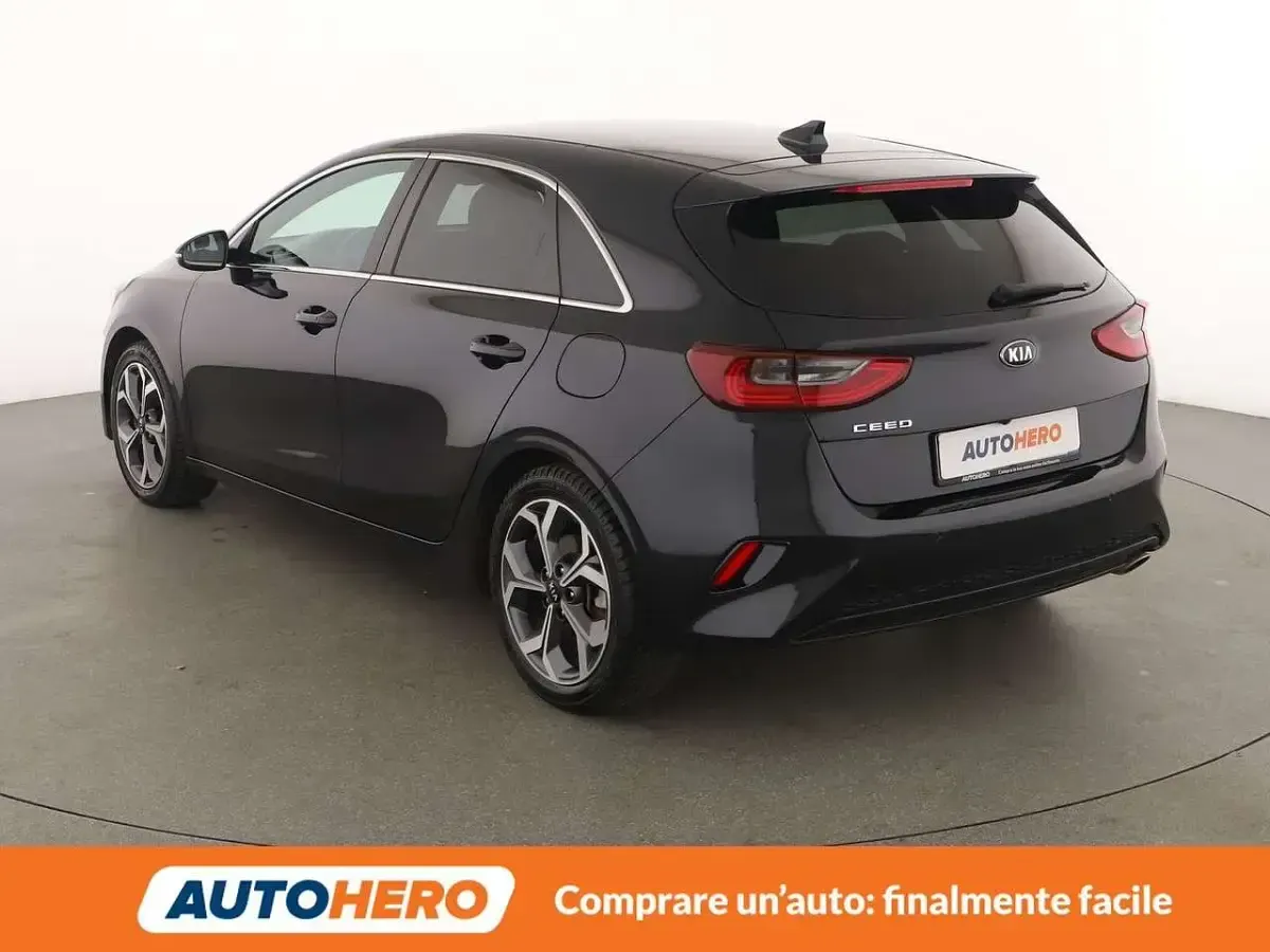 Usata Kia Ceed 140 CV (102 kW) 2019 Nero Utilitaria