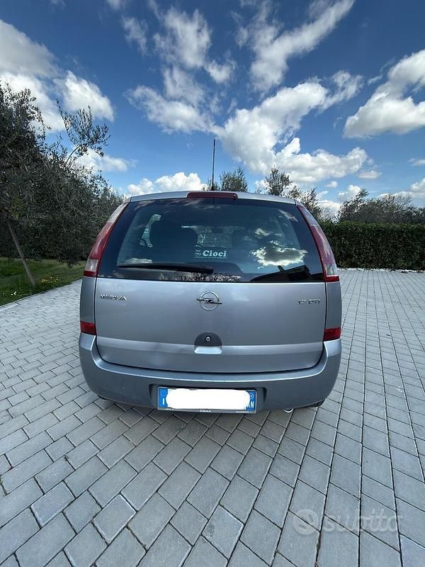 Usata Opel Meriva 75 CV (55 kW) 2004 Monovolume