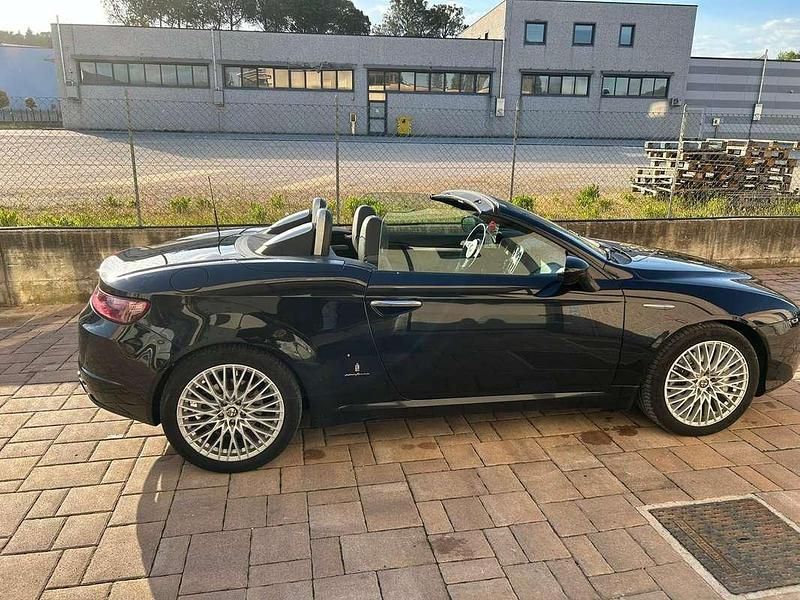 Usata Alfa Romeo Spider Exclusive 260 CV (191 kW) 2007 Nero Cabrio