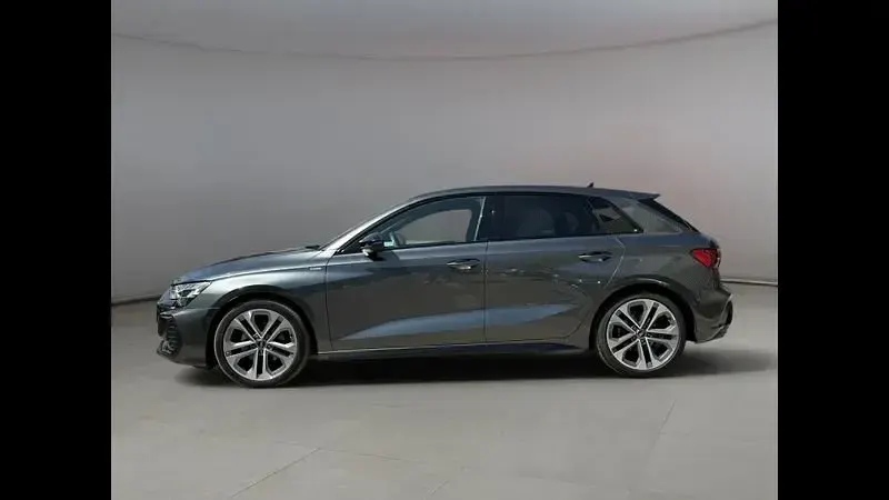 Usata Audi A3 Sportback S-Line 150 CV (110 kW) 2025 Grigio Utilitaria