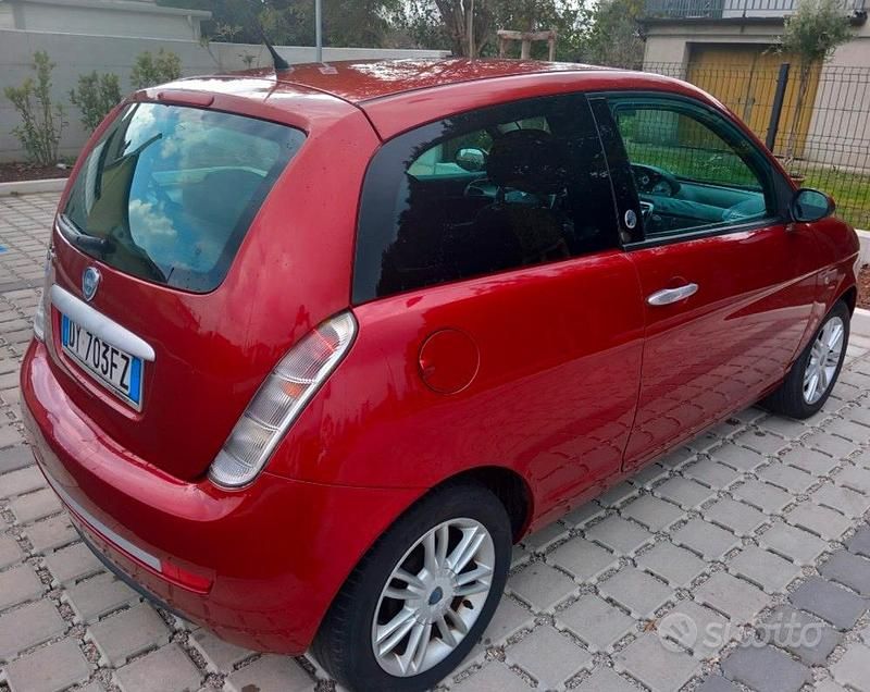 Usata Lancia Ypsilon 77 CV (56 kW) 2009 Rosso Utilitaria