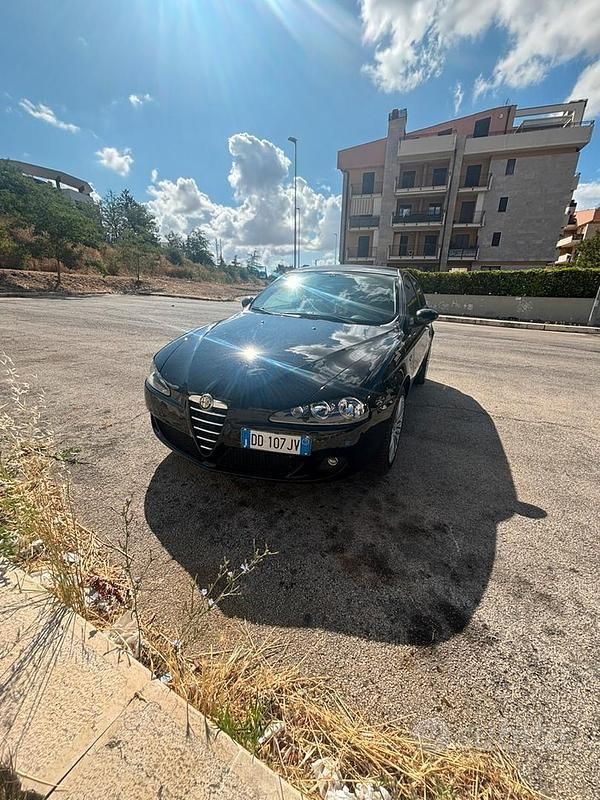 Usata Alfa Romeo 147 116 CV (85 kW) 2006 Nero Utilitaria