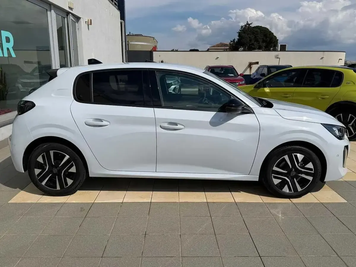 Nuova Peugeot 208 Allure 101 CV (74 kW) 2026 Bianco Utilitaria