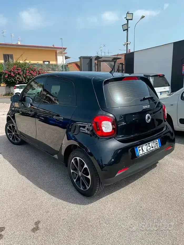 Usata Smart ForFour Passion 71 CV (52 kW) 2017 Nero Utilitaria