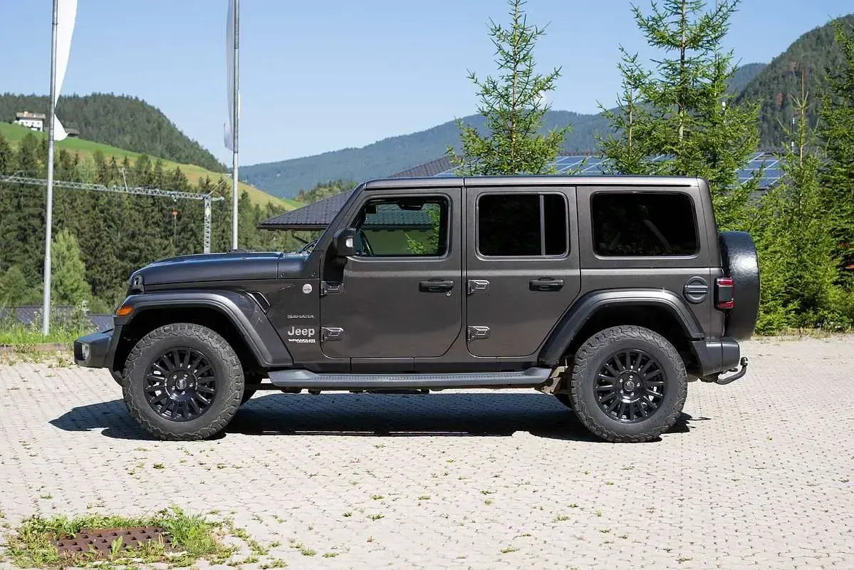 Usata Jeep Wrangler Sport 200 CV (147 kW) 2019 Grigio SUV