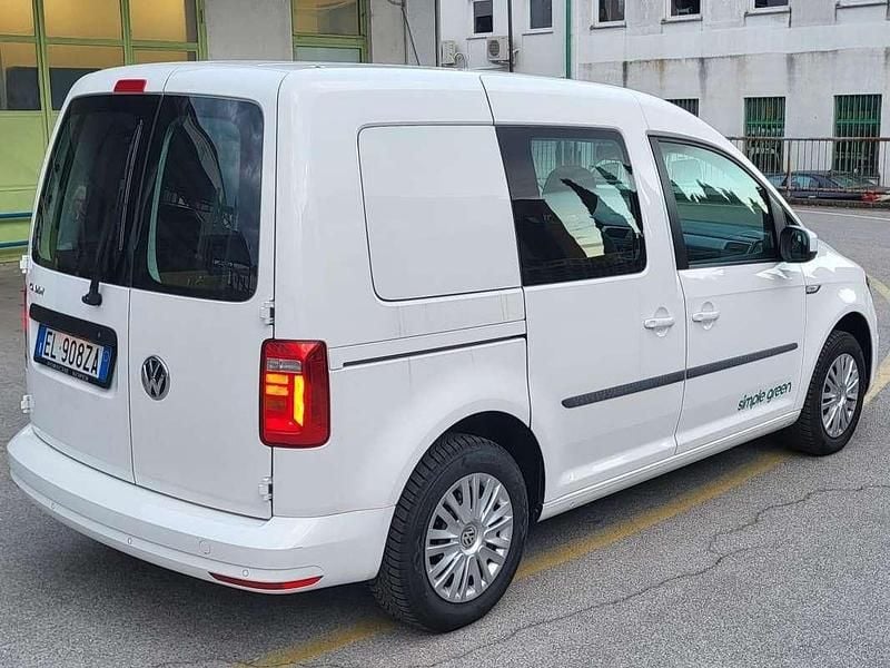 Usata VW Caddy Trendline 102 CV (75 kW) 2021 Bianco Monovolume
