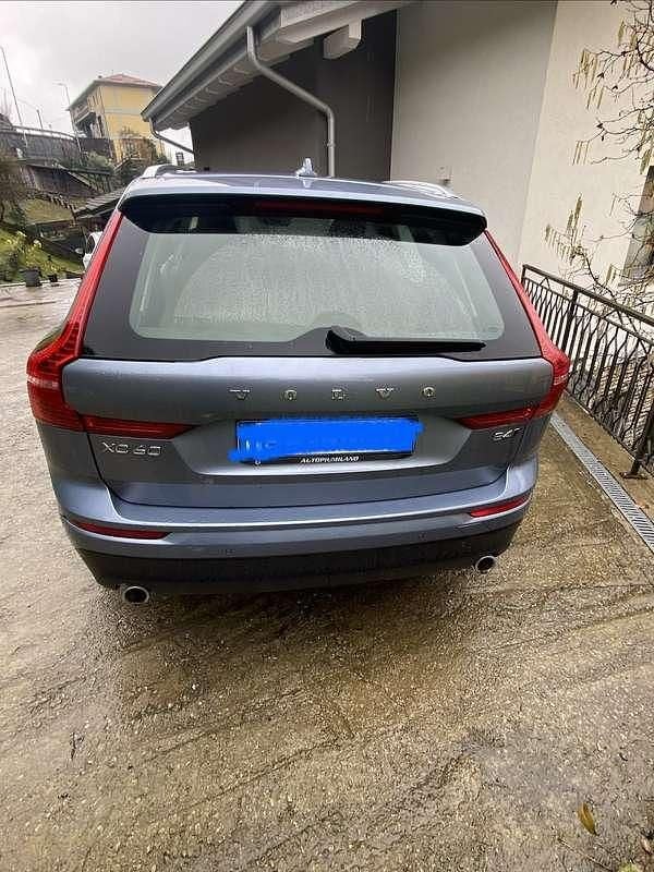 Usata Volvo XC60 Business Edition 197 CV (144 kW) 2021 Blu/azzurro SUV